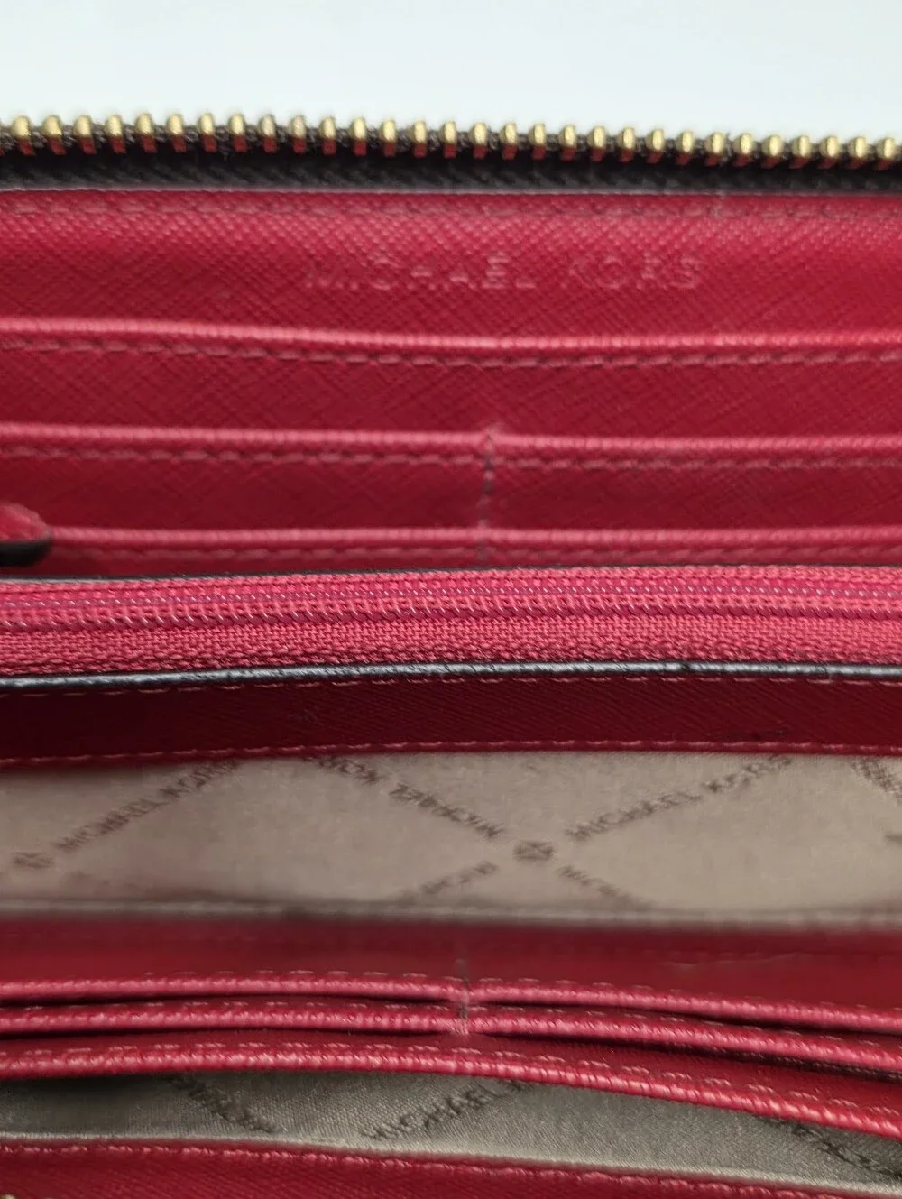 Michael Kors Wallet Brown Signature Jet Set Large Logo Quarter Zip Red Interior